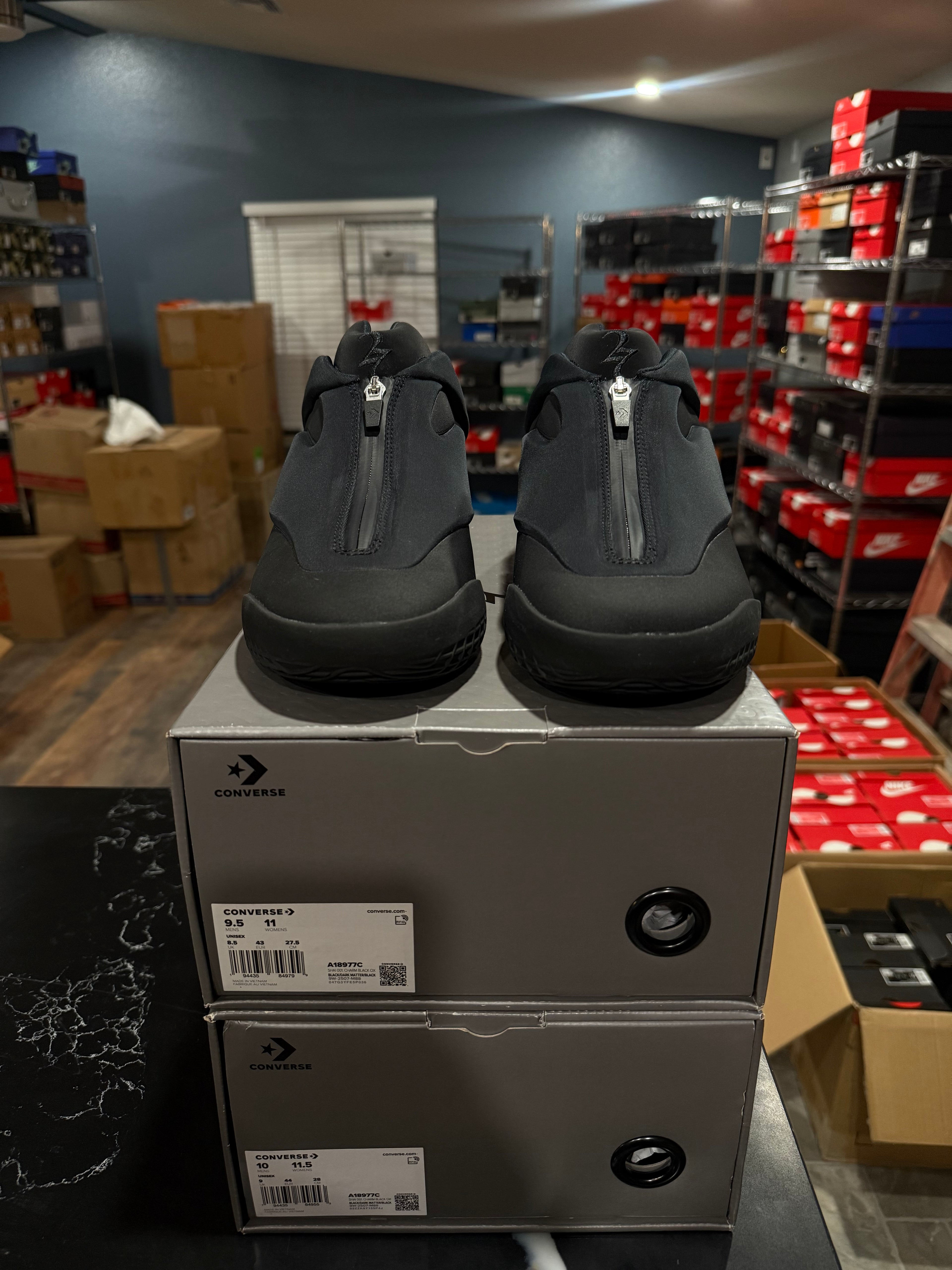 SHAI 001
Charm Black